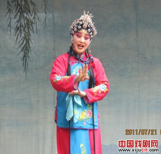 河南万里豫剧院下乡演出《绣花女传奇》