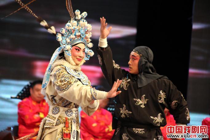 河南省安阳市催派艺术研究院的短打武旦戏《挡马》