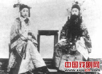 《绘图京都三庆班真正京调全集》