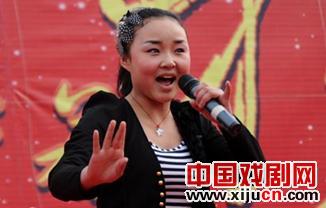 张真真表演的豫剧清唱《想当初孙飞虎围困寺院》获得&ldquo;每日一星&rdquo;奖