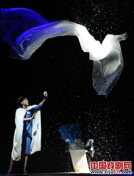 高雅艺术进校园&mdash;黑龙江省评剧艺术中心《风雪夜归人》走进哈工程