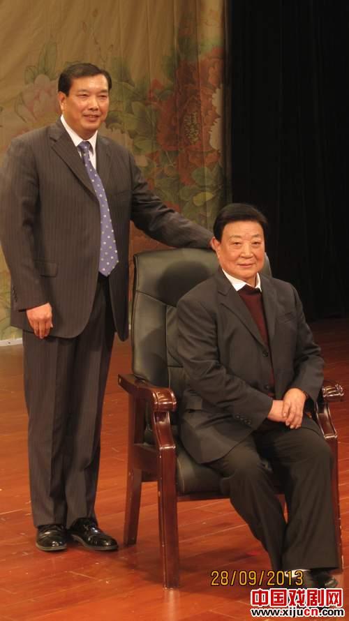 宋长荣喜收新徒施贤良