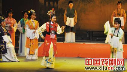 越剧《红楼梦》让市民过足瘾