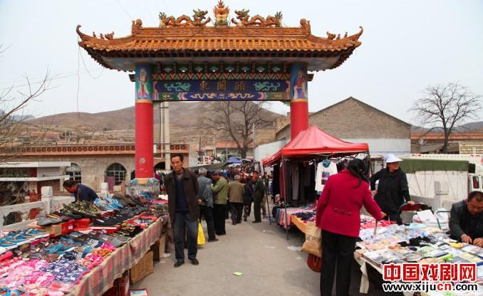 农村传统古庙会让戏迷&ldquo;过戏瘾&rdquo;