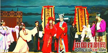 台湾豫剧团来平顶山市演出《秦少游与苏小妹》