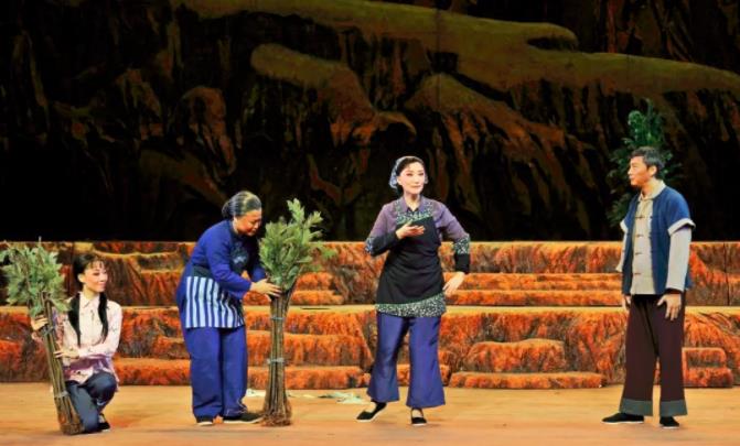 京剧现代戏红土