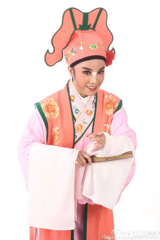 越剧《春草闯堂》