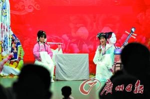 深圳草根越剧社坚持每月一场公益演出