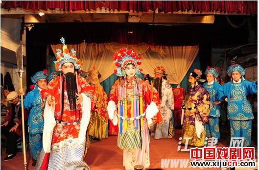 江津区川剧协会不断编排出好的节目供大家欣赏