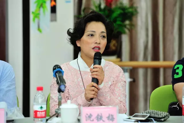 铁梅院长参加“川剧育人”座谈会