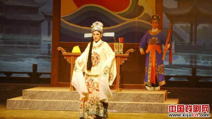 越剧《新巡按斩父》