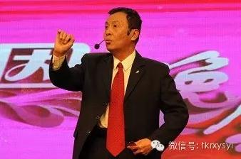 刘道生表演山东快书：《闯红灯》。