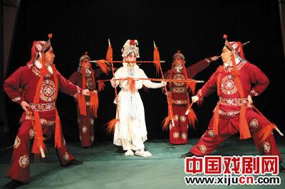 　　《白蛇传》剧照。