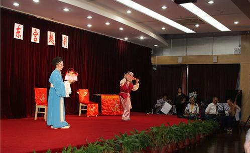 东宫越剧队亮相上海市民文化节