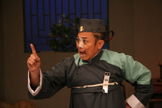 陈明福演出川剧《归正楼》