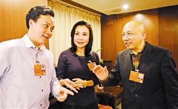 赵秀君、孟广禄、张克两会间隙排练《秦香莲》