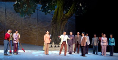 大型现代豫剧《村官李天成》