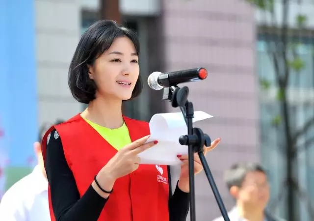 周星雨：以公益为生活方式的川剧新星