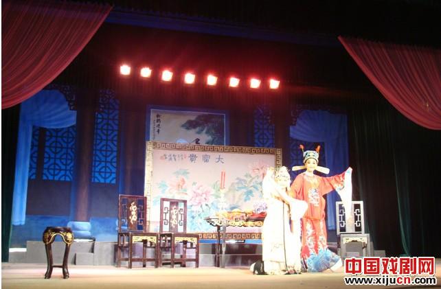 余杭小百花越剧团演出正本越剧大戏《碧玉簪》