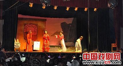 平阳县小百花越剧团上月送戏下乡演出20余场