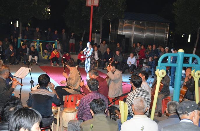 博爱广场的豫剧之夜