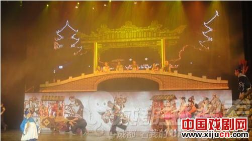 《川剧秀&mdash;传奇变脸》每晚八点在锦江剧场演出
