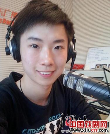 &ldquo;武大最美的男神&rdquo;刘瑀钒痴迷京剧