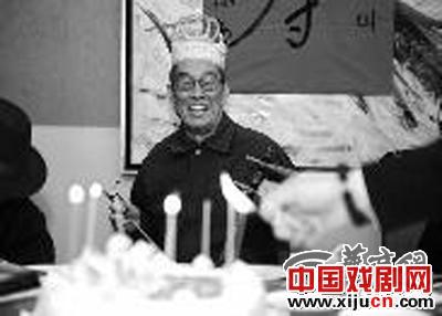 枫林绿洲艺术团京剧票友会为琴师王维轩庆生