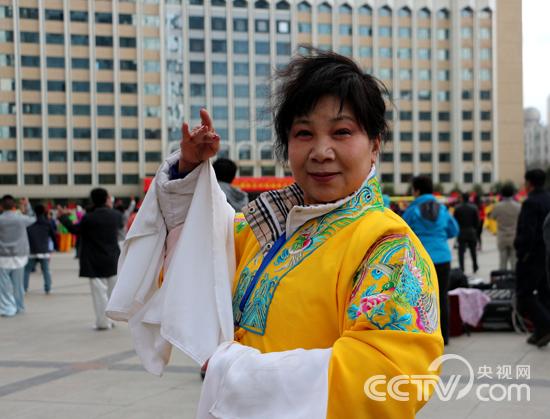 河南支边二代把豫剧唱到了新疆