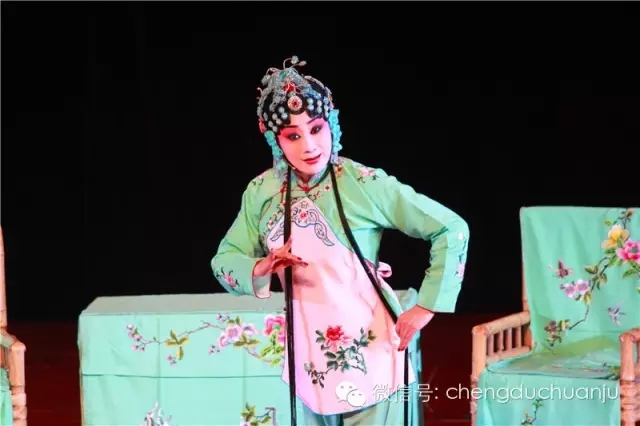 川剧《马前泼水》