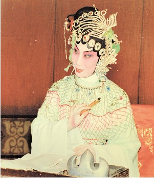 小花玉兰舞台艺术七十周年庆祝活动举行