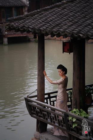 茅威涛在乌镇为新书拍摄艺术照