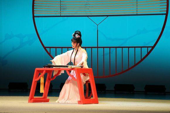 李敏主演的明星版越剧《女驸马》