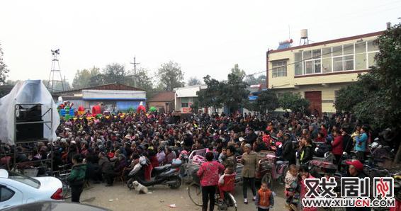 豫剧院&ldquo;送戏下乡&rdquo;双楼村