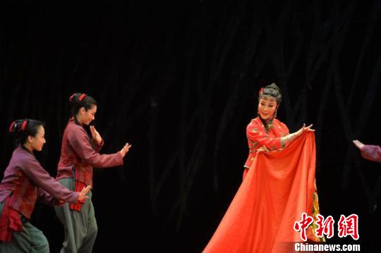 评剧《红高粱》亮相河北 曾昭娟感恩观众莫言