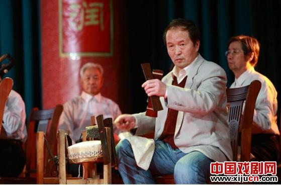 记著名京剧鼓师谭世秀弟子刘志章