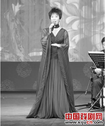 李海燕 李宏图 到马迭尔演出