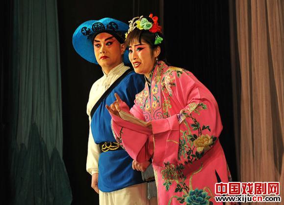 观看评剧《红珠女》