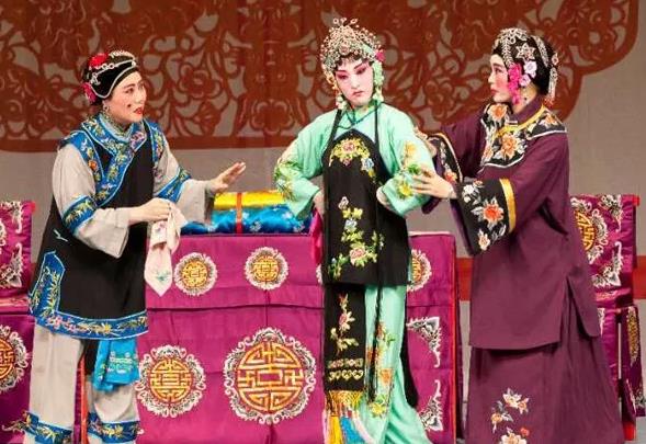 天津评剧白派剧团演出大戏《借女巧配》