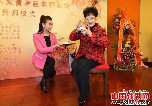 林爱娜将拜师黄孝慈 成为京剧&ldquo;杜派&rdquo;传人