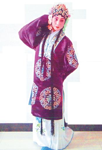 记满族艺术剧院著名京剧演员方芳