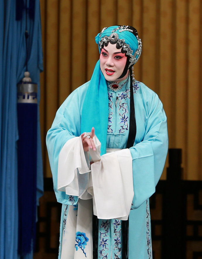 京剧《周仁献嫂》熊明霞饰演冯素蕙