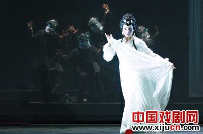 武汉京剧院将连演三场大型现代京剧《水上灯》