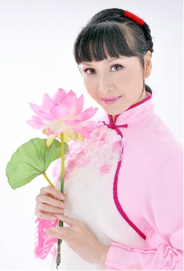 川剧《鸣凤》吸引了许多青年观众