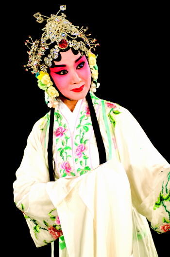 梅派青衣张瑛：每一个手指上都有戏