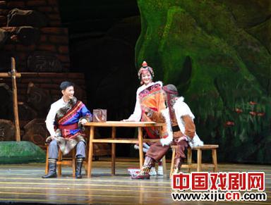 大型现代京剧《草原曼巴》在上海逸夫舞台首演