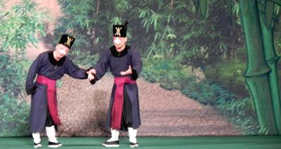 京剧《海瑞背纤》