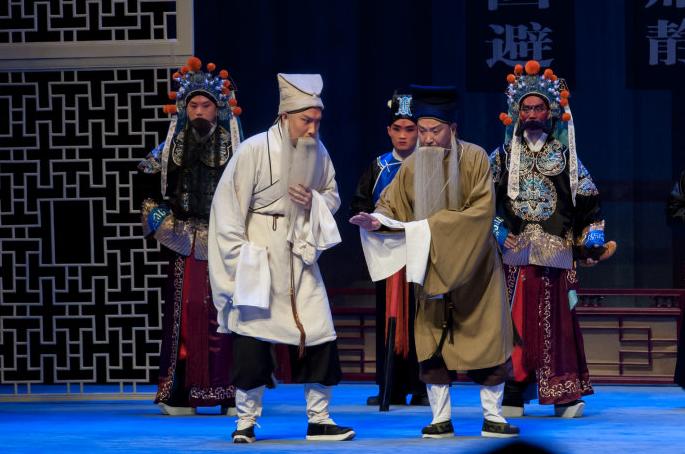 评剧《包公三勘蝴蝶梦》