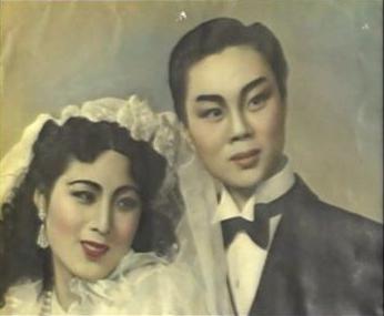 老越剧表演艺术家的婚纱剧照