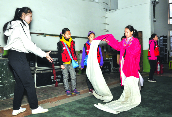 &ldquo;世界戏剧日&rdquo;小记者团走进阳泉市晋剧院